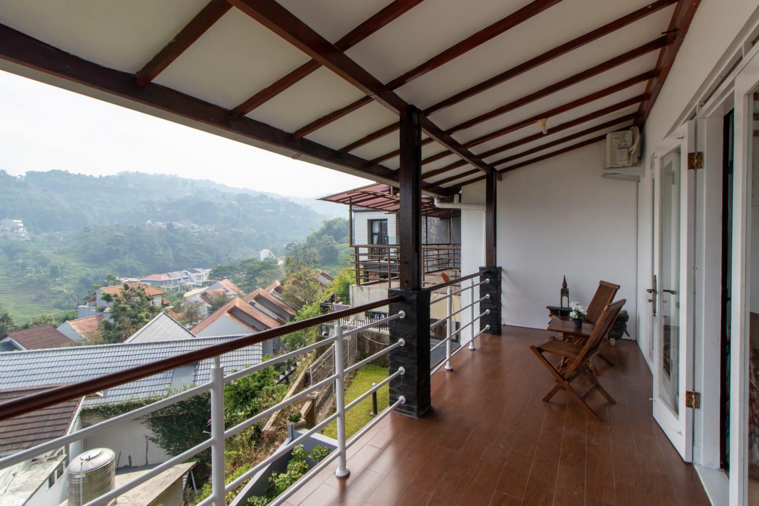 VILLA KELUARGA Resor Dago Pakar Bandung - Dengan View Bukit Bagian luar foto