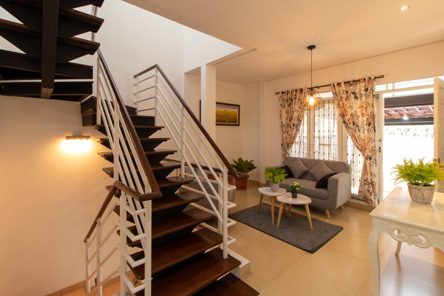 VILLA KELUARGA Resor Dago Pakar Bandung - Dengan View Bukit Bagian luar foto